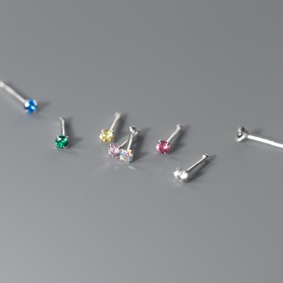 Sterling Silver Minimal Earrings Rhinestone Classic Stud Earrings - Picture 1 of 5